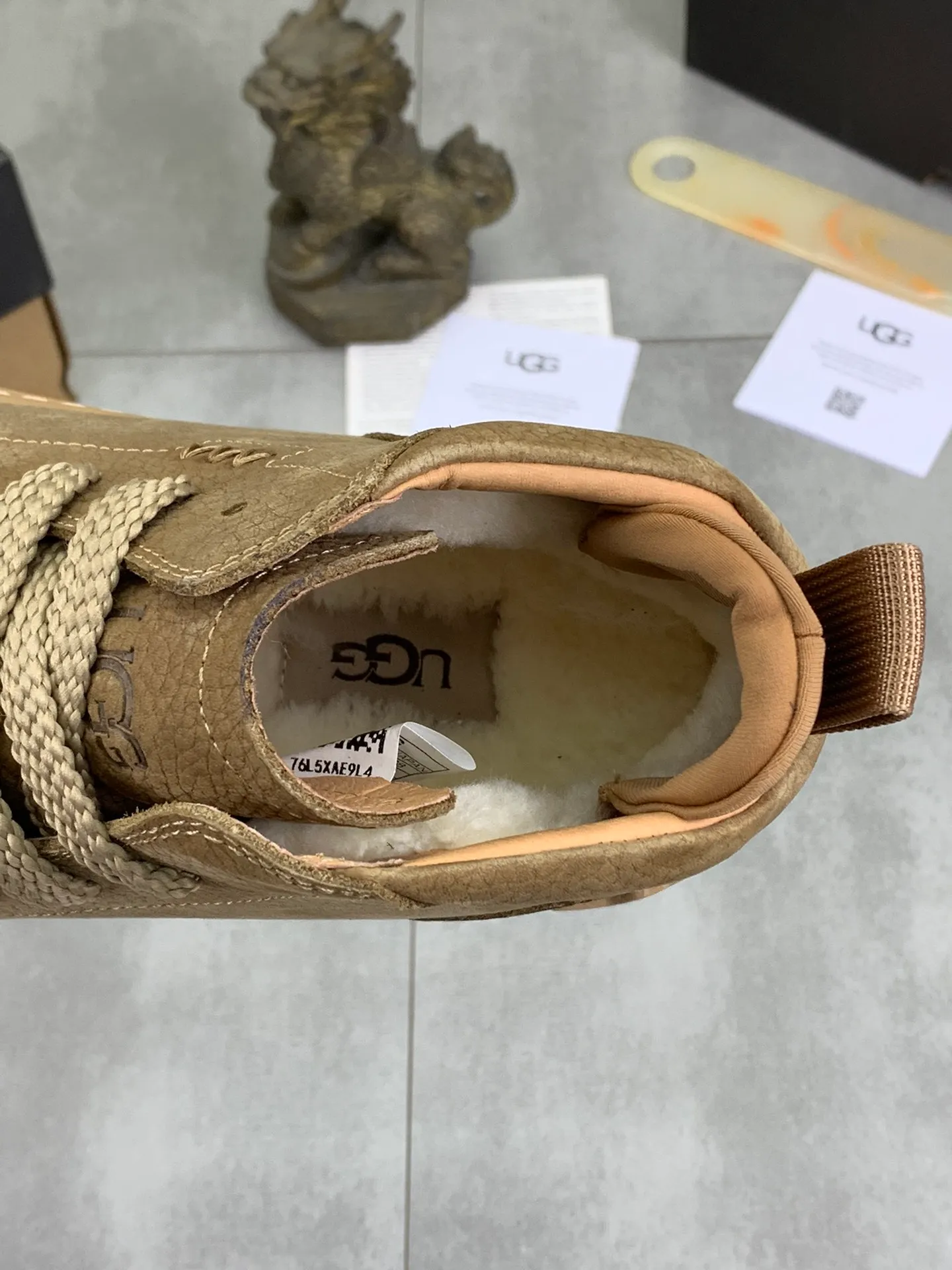 Men's Men's Shoes P620 [New Style] 💰 🆘 "Real Wool" [UGG] 👉 Popular men's shoes official website synchronization 🔰 Genuine quality [proud] is not comparable to the imitations in the general market 🌀 The upper is imported Italian frosted cowhide, and the lining: foot pad 🅰️ grade 🐑 real wool 👻 Only Grade A can show the effect The hand feels smooth and delicate 🔱The shoe shape is grand, only genuine factories can achieve it 🎄The perfect toughness of the original outsole 👻⬛️ allows customers to bid farewell to one-time consumption. Real wool lining, super warm. 4⃣️Color options available Size: 38-44